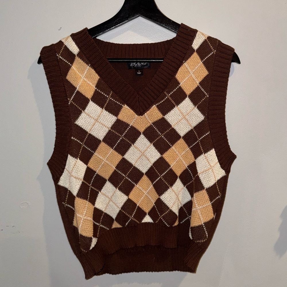 Argyle patterned sweater vest size large
